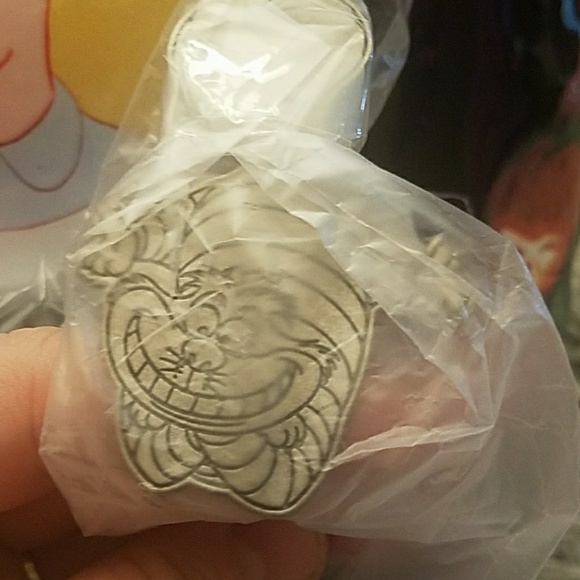 NWT Limited edition Alice in Wonderland Disney - Picture 2 of 6